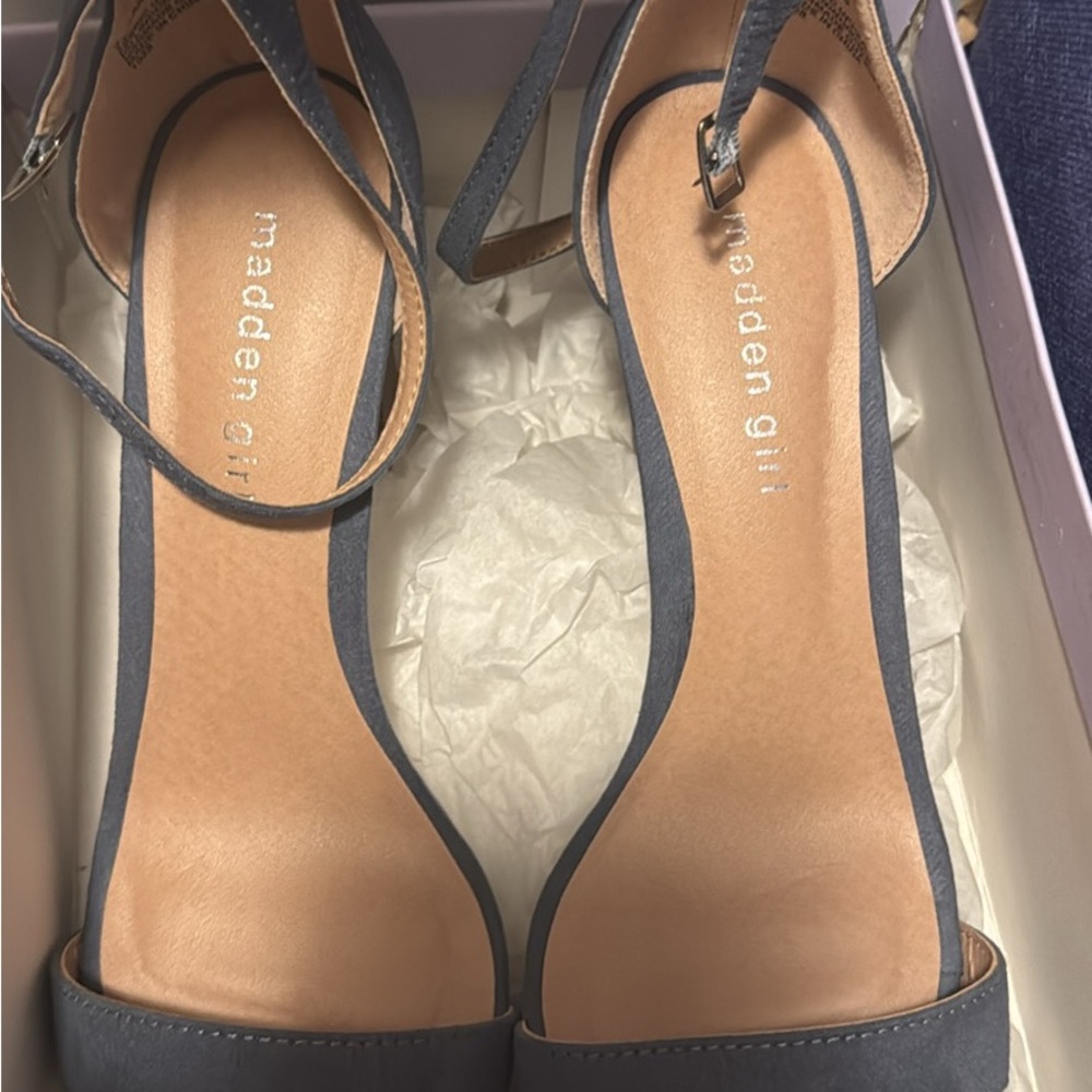 Madden Girl Gray Heels Elegant D'Orsay Design